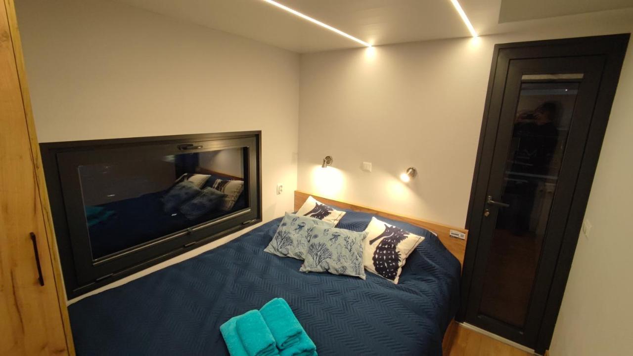 Houseboat Water King Apartament Plywajacy Dom Na Wodzie, 7 Os วรอตซวาฟ ภายนอก รูปภาพ