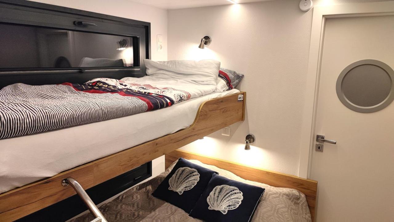 Houseboat Water King Apartament Plywajacy Dom Na Wodzie, 7 Os วรอตซวาฟ ภายนอก รูปภาพ