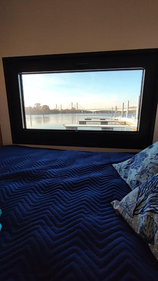 Houseboat Water King Apartament Plywajacy Dom Na Wodzie, 7 Os วรอตซวาฟ ภายนอก รูปภาพ