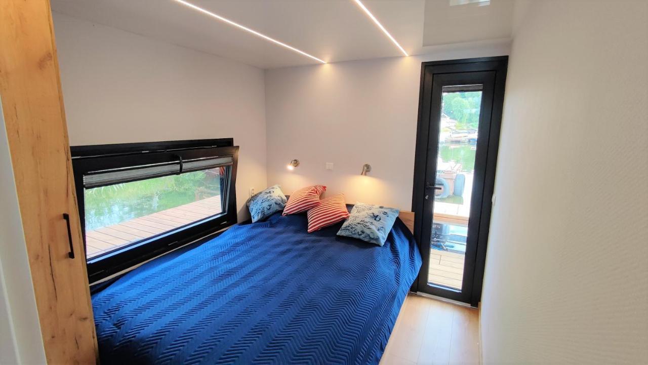 Houseboat Water King Apartament Plywajacy Dom Na Wodzie, 7 Os วรอตซวาฟ ภายนอก รูปภาพ